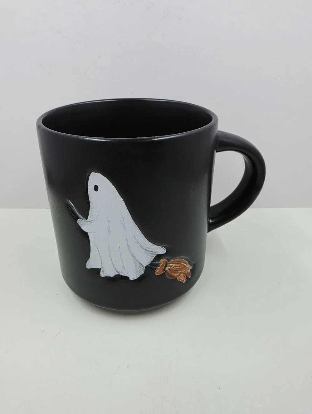 Pottery Barn Scary Squad Ghost Mugs Set Of 4 Halloween Ceramic Drinkware